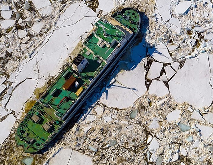 Лёд на Енисее в Дудинке вскрылся на месяц раньше срока