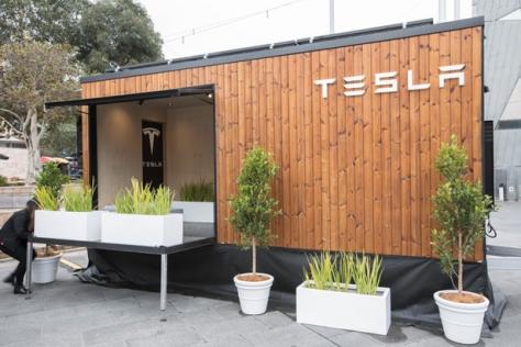 Компания Tesla показала мобильный дом будущего          