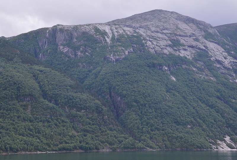 Следы движения ледников на склонах норвежских гор
